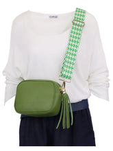 Load image into Gallery viewer, Erin Fine Knit V Neck Jumper - White