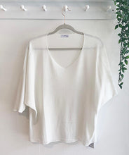 Load image into Gallery viewer, Erin Fine Knit V Neck Jumper - White