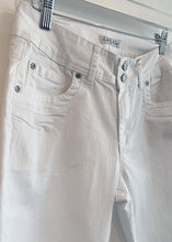 Load image into Gallery viewer, Red Button Romy Capri Cotton Trousers - White
