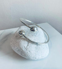 Load image into Gallery viewer, Silver Plated Torque Crossover Bangle