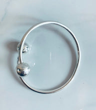 Load image into Gallery viewer, Silver Plated Torque Crossover Bangle