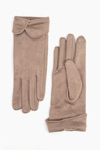 Load image into Gallery viewer, Tori Scalloped Cuff Gloves - Camel