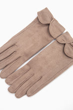 Load image into Gallery viewer, Tori Scalloped Cuff Gloves - Camel