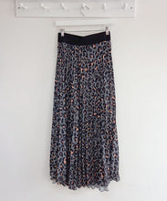 Load image into Gallery viewer, Athena Leopard Print Pleated Skirt - Charcoal