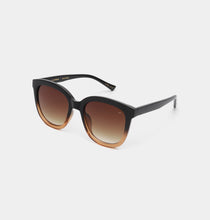 Load image into Gallery viewer, A.Kjærbede Billy Sunglasses - Black/Brown Transparent