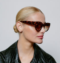 Load image into Gallery viewer, A.Kjærbede Lilly Sunglasses - Havana