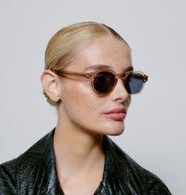 Load image into Gallery viewer, A.Kjaerbede Zan Sunglasses - Champagne