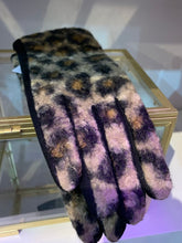 Load image into Gallery viewer, Amara Textured Leopard Print Gloves - Tan &amp; Black