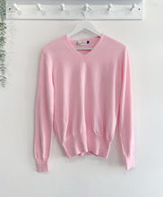 Load image into Gallery viewer, Clea Fine Knit V Neck Jumper - Pink