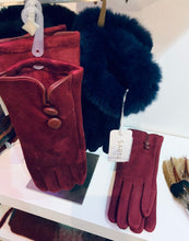 Load image into Gallery viewer, Clara Suedette Two Button Gloves - Red