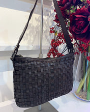 Load image into Gallery viewer, Droitwich Vintage Leather Woven Hand Bag - Dark Brown