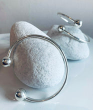 Load image into Gallery viewer, Silver Plated Torque Crossover Bangle